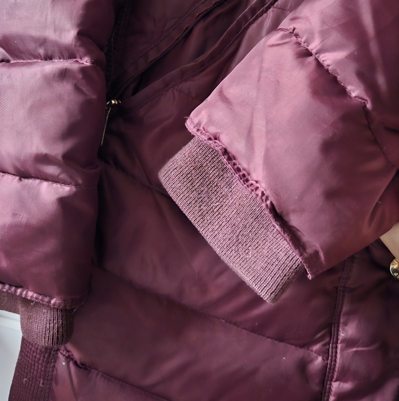 Burgundy puffer coat size Small - Picture 2 of 6
